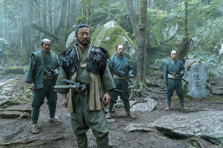 تظهر هذه الصورة الصادرة عن FX تادانوبو أسانو بدور كاشيغي يابوشيغي في مشهد من فيلم "Shogun".  (كاتي يو / FX عبر AP)