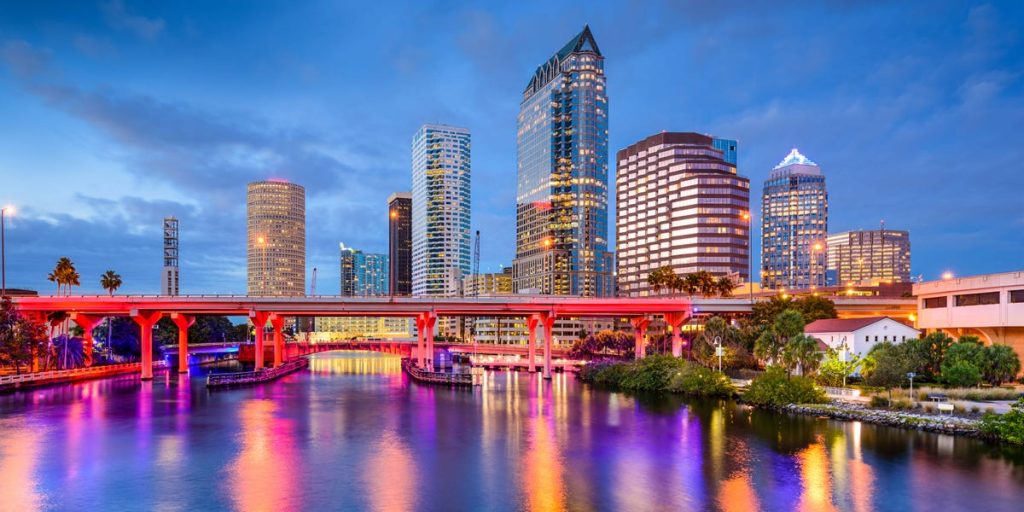 يقول كبير الاقتصاديين في Zillow إن هذه المدن الـ 11 “المحبوبة للوباء” مليئة بالصفقات الصديقة للمستثمرين من أجل ارتفاع الأسعار وزيادة التدفق النقدي في السنوات المقبلة