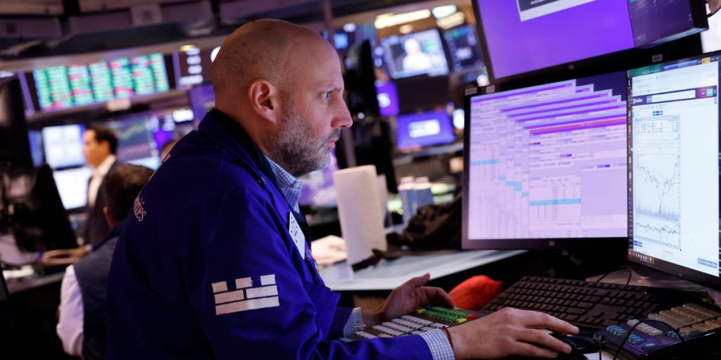 سوق الأسهم اليوم: العقود الآجلة الأمريكية تسير على قدم وساق قبل عطلة عيد الفصح وتضخم نفقات الاستهلاك الشخصي