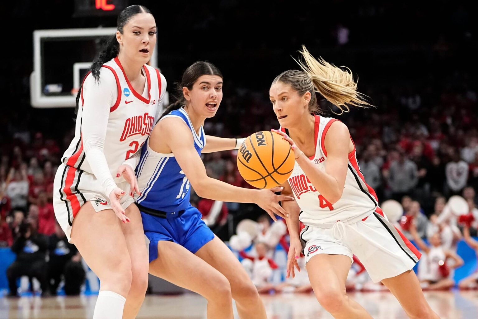 رقم 7 ديوك ينطلق بشكل مفاجئ مقابل رقم 2 في ولاية أوهايو في بطولة NCAA للسيدات