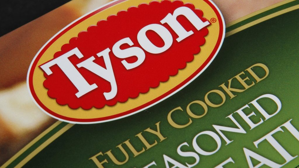 التركيز على الحقائق: لا تقوم شركة Tyson Foods بتوظيف عمال جاءوا إلى الولايات المتحدة بشكل غير قانوني. ولا تزال دعوات المقاطعة مستمرة