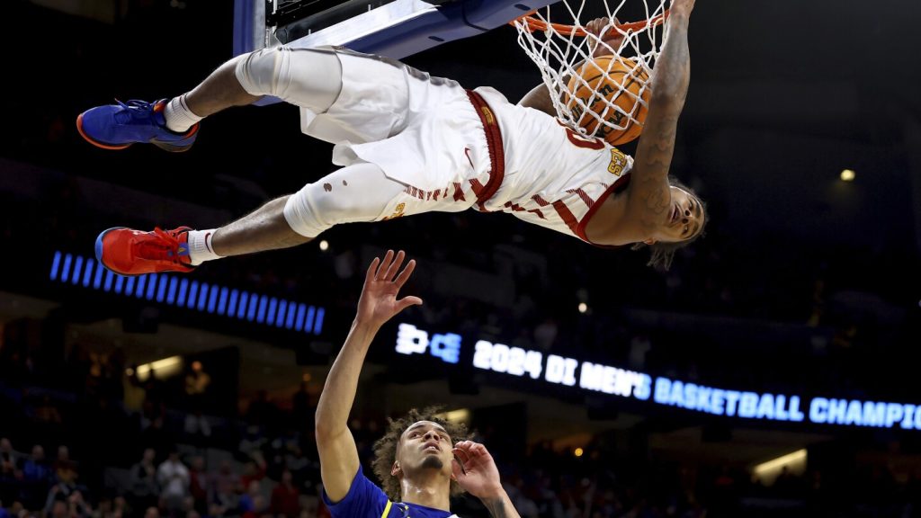 أسبوع AP الرياضي بالصور