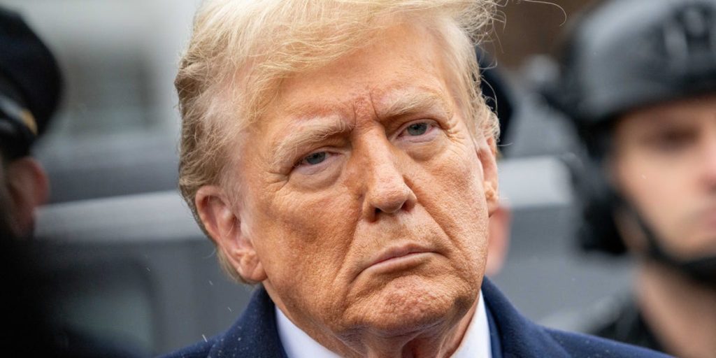 خرج دونالد ترامب من قائمة بلومبرج للأثرياء بسبب انخفاض أسهمه