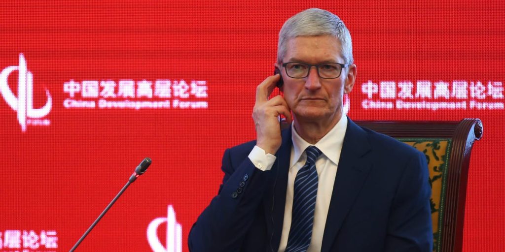 لا تزال الصين تكافح من أجل حل مشكلة الطلب لديها، وهذه أخبار سيئة لأمثال Apple وTesla