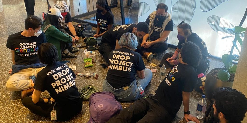 تُظهر عمليات طرد العاملين في شركة Google أن المكتب في الواقع ليس مكانًا يمكنك أن تكون فيه على طبيعتك