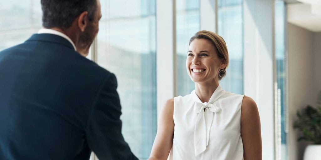 يختار بعض العمال فوائد السكن وقروض الطلاب على خطة التقاعد، وهذا ينبئ بالكثير عن أزمة تكلفة المعيشة في أمريكا