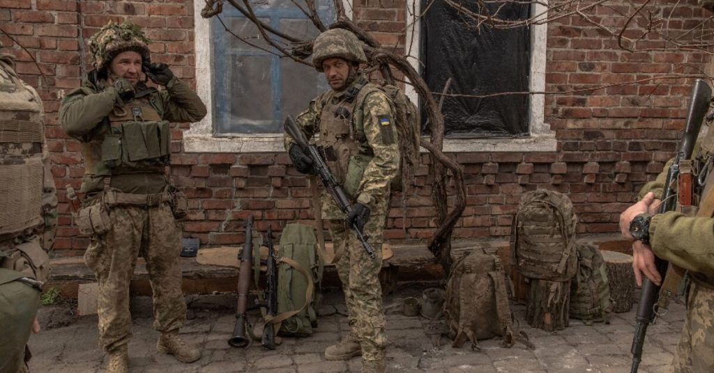 أرسلت الولايات المتحدة أسلحة وذخيرة صادرة من إيران إلى أوكرانيا