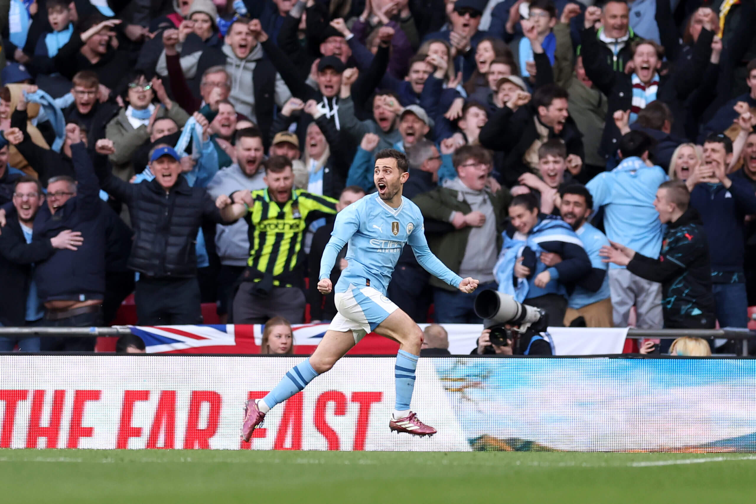 ضمن هدف برناردو سيلفا في الدقيقة 83 وصول السيتي إلى نهائي كأس الاتحاد الإنجليزي للمرة الثانية على التوالي (جوليان فيني / غيتي إيماجز)