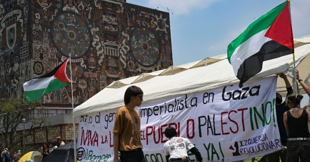طلاب مناصرون للفلسطينيين يخيمون في أكبر جامعة في المكسيك