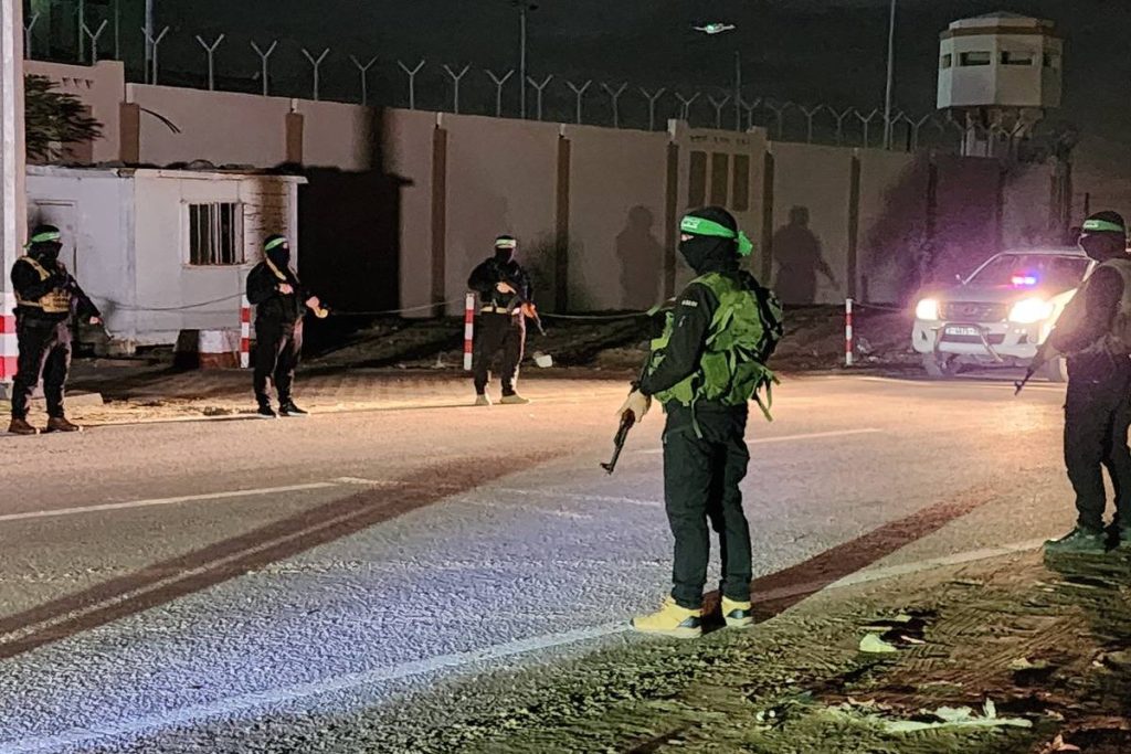 حماس منفتحة على مناقشة اتفاق جديد يضمن إنهاء الحرب في غزة والانسحاب الإسرائيلي، بحسب مسؤول في الحركة