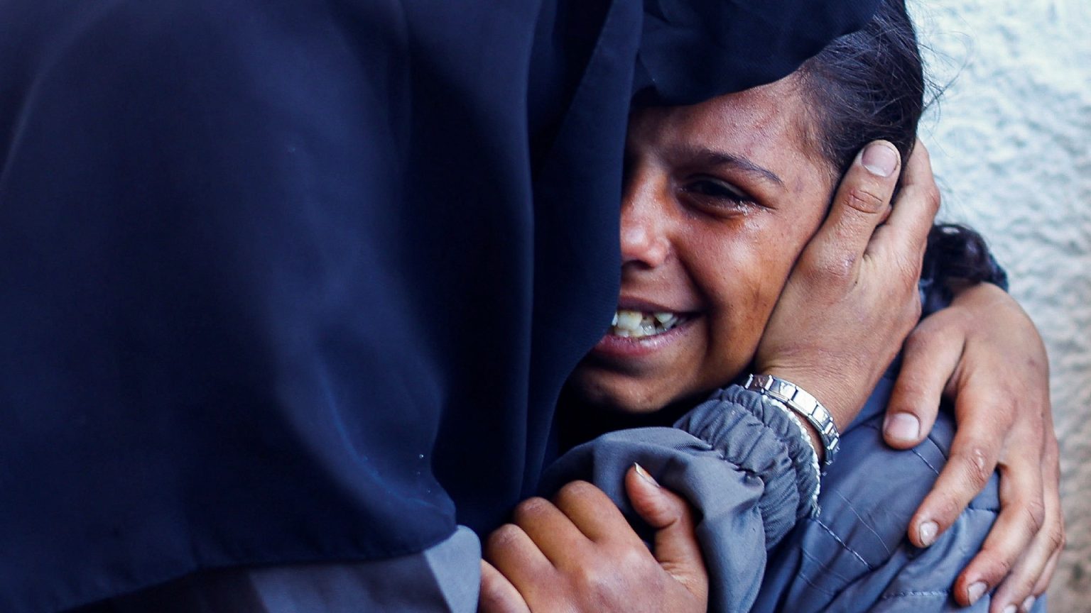 “غير ممكن”: الفلسطينيون “يتضورون جوعا” لدرجة أنهم لا يستطيعون مغادرة رفح