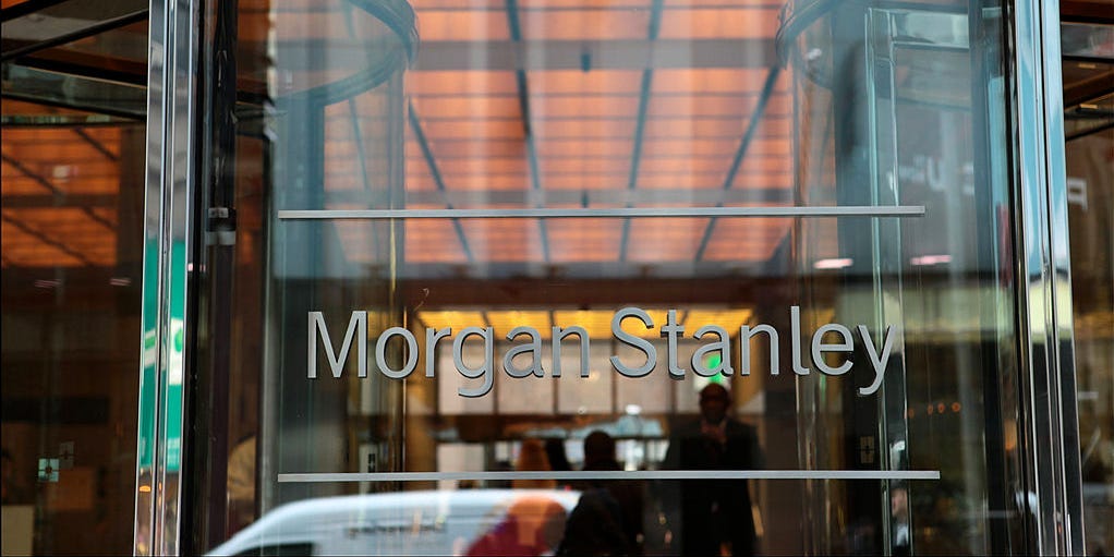 تحول أحد كبار الدببة في وول ستريت إلى الاتجاه الصعودي للأسهم، مما عزز السعر المستهدف لمؤشر S&P 500 بنسبة 20٪