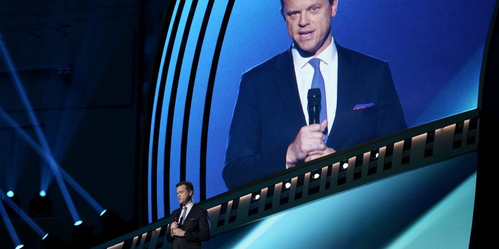 تقديم نجم العروض التليفزيونية لهذا العام: تجار التجزئة