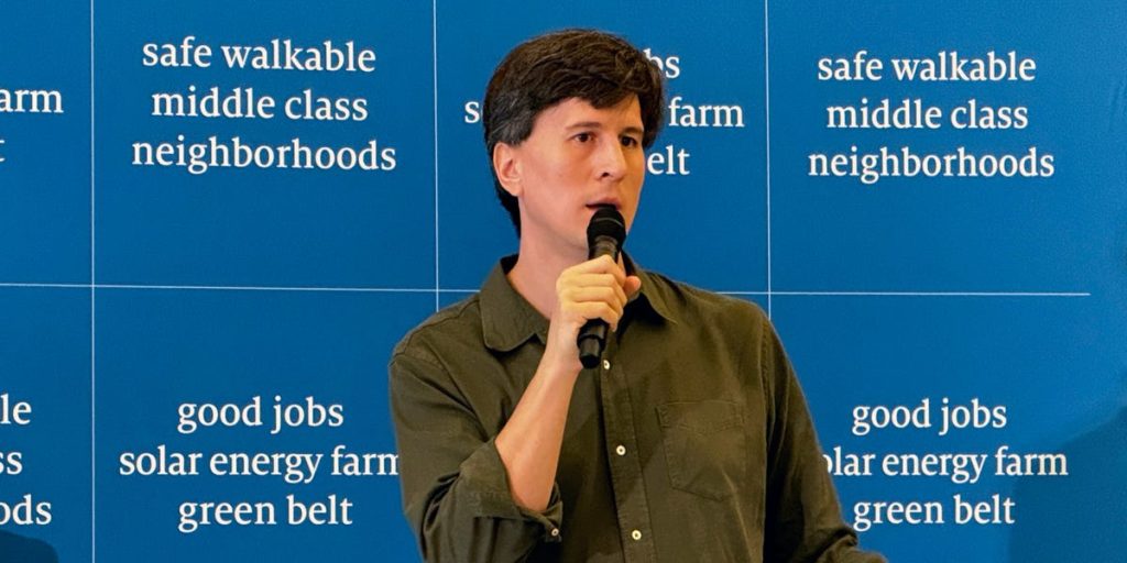 طفرة الذكاء الاصطناعي في وادي السيليكون ستؤدي إلى تفاقم مشكلة الإسكان، كما يقول الرئيس التنفيذي لشركة مدعومة من المليارديرات تحاول بناء مدينة جديدة بالقرب من سان فرانسيسكو