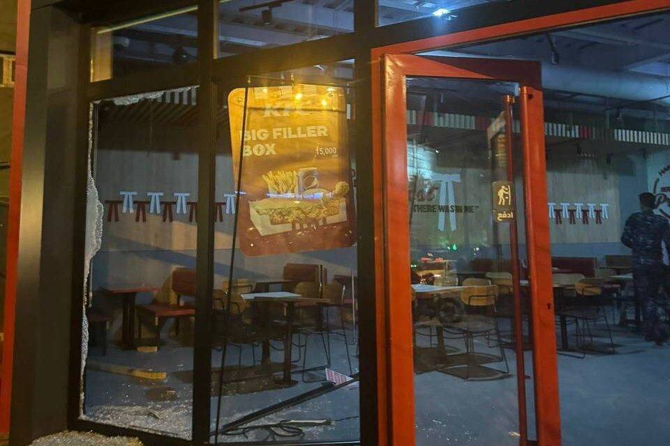 العراق: اعتقالات بعد هجوم بقنبلة محلية الصنع على كنتاكي في بغداد