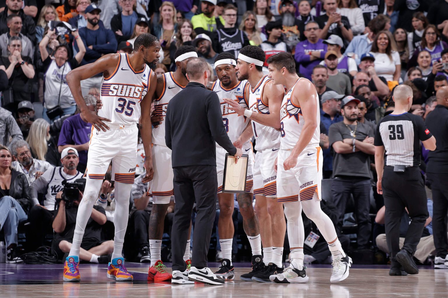 حالة فينيكس صنز: هل المنزل محترق أم أنه أقرب مما يبدو؟