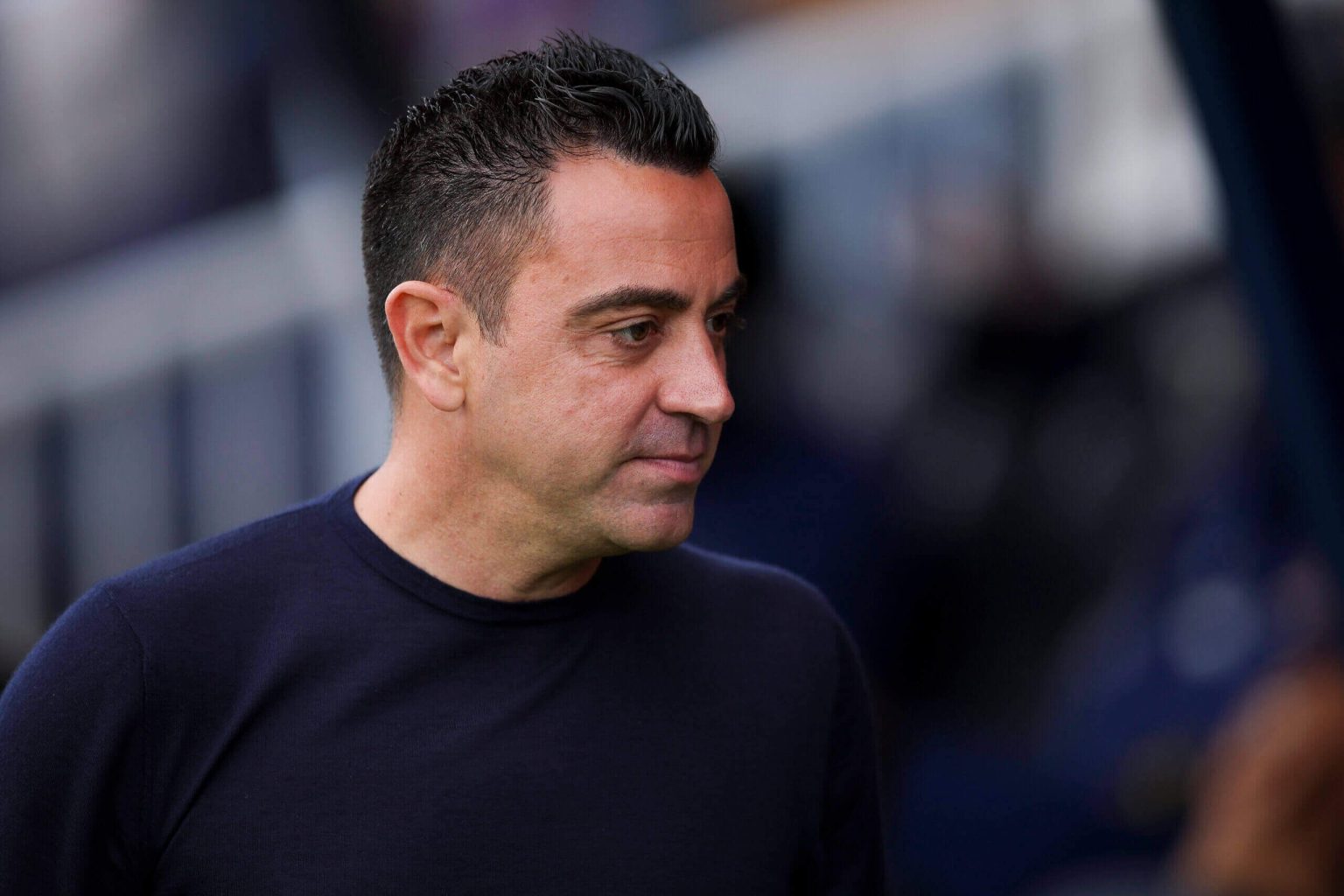 تشافي يفكر في العودة إلى برشلونة في المستقبل: “أحب أن أكون في هذا النادي”