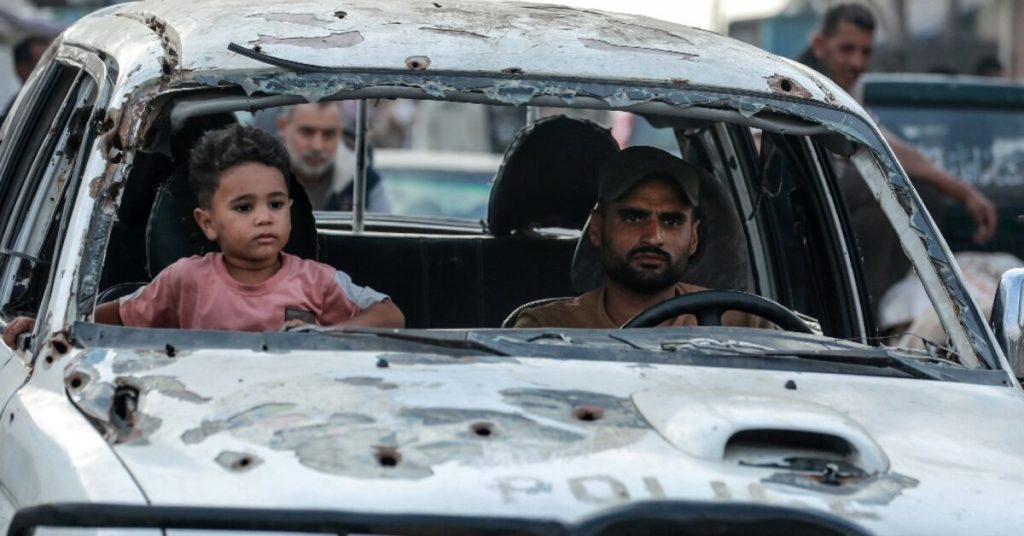 حماس تدرس عرض الهدنة الأخير في غزة بـ “روح إيجابية”