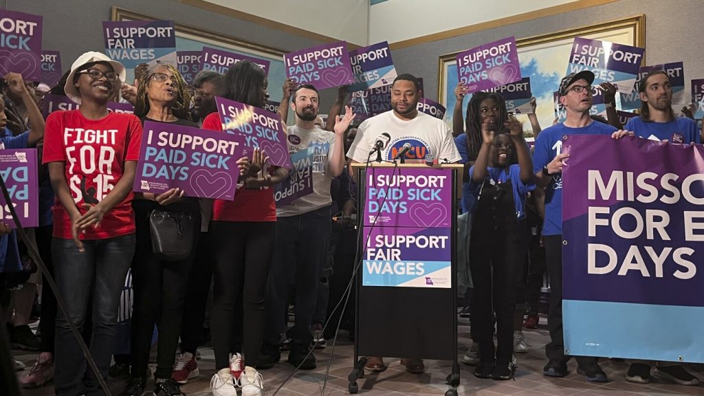 حملة لرفع الحد الأدنى للأجور في ولاية ميسوري إلى 15 دولارًا في الساعة واثقة من أنها ستدخل إلى صناديق الاقتراع