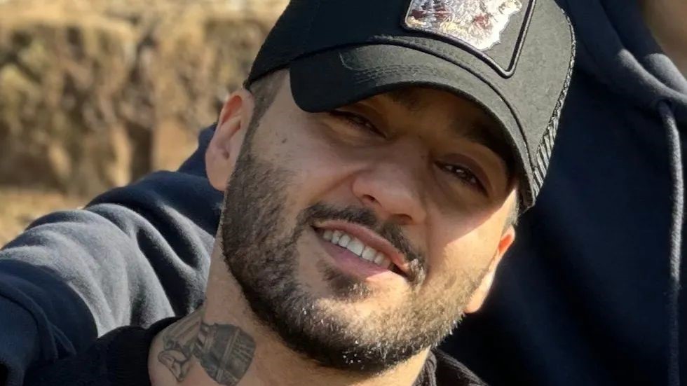 إلغاء عقوبة الإعدام بحق مغني الراب الإيراني توماج صالحي