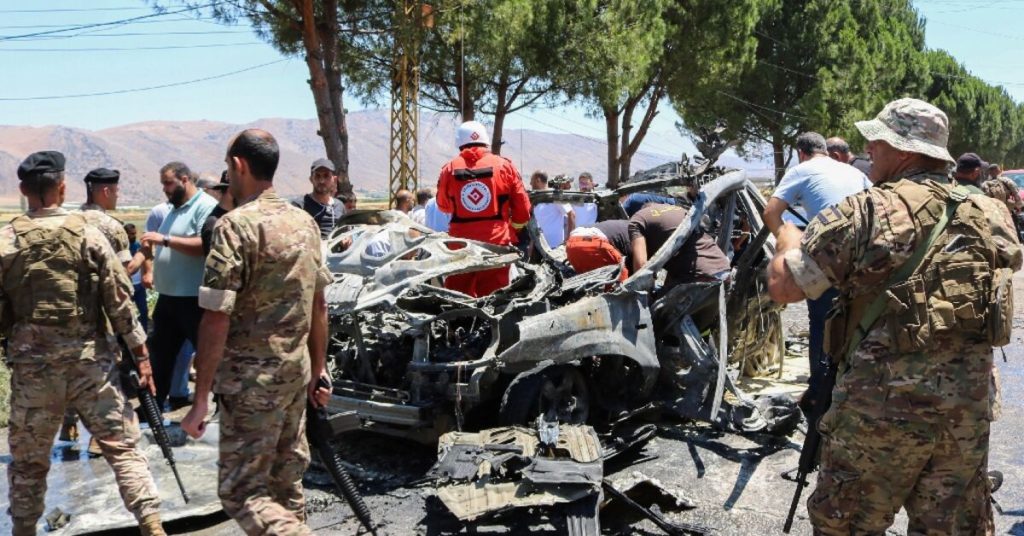 مصدر لبناني يقول إن غارة إسرائيلية قتلت زعيما إسلاميا