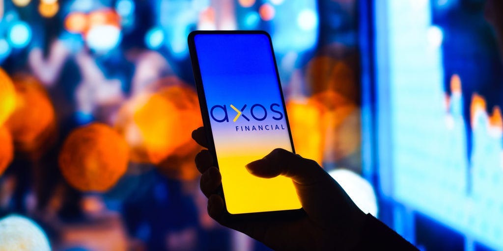 انخفض سهم بنك Axos المقرض من ترامب بنسبة 15٪ بعد أن أشار تقرير البائع على المكشوف إلى مخاطر القروض العقارية