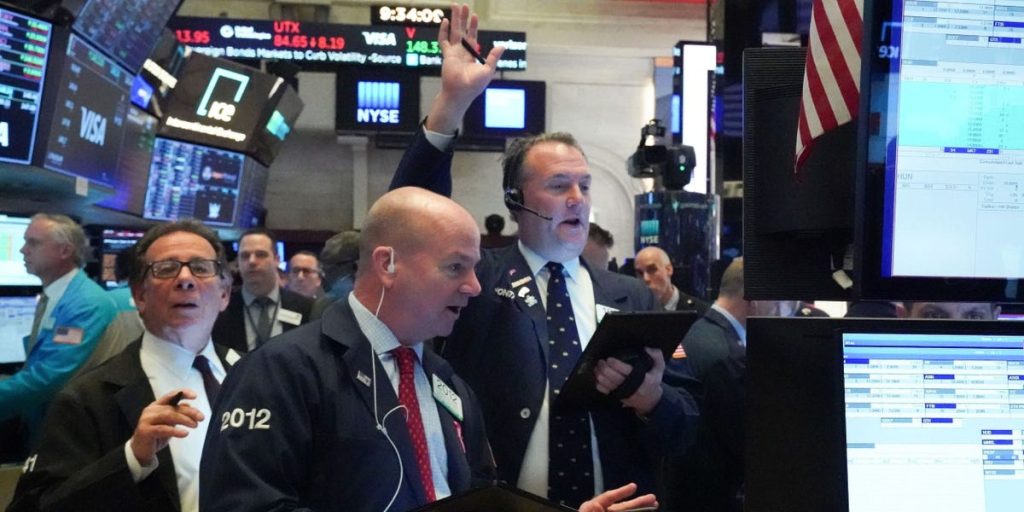 سوق الأسهم اليوم: الأسهم الأمريكية تتراجع قبيل حدث أبل والبيانات الاقتصادية