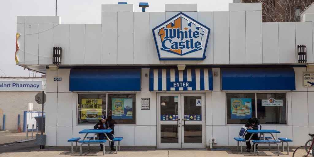 تتلقى شركة White Castle الأوامر من السيارة باستخدام نظام صوتي يعمل بالذكاء الاصطناعي يدعي أنه أكثر دقة من الإنسان