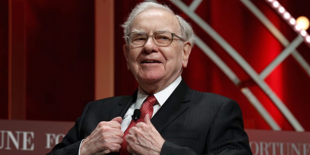 رفع رئيس LVMH برنارد أرنو سن التقاعد في وظيفته إلى 80 عامًا. وأخبره وارن بافيت أن الحد الأدنى للسن منخفض جدًا.