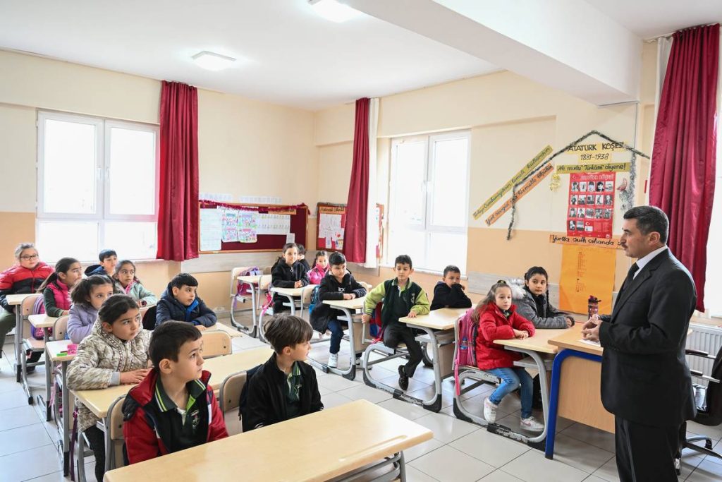 القبض على طالب تركي لاستخدامه الذكاء الاصطناعي للغش في امتحانات الجامعة