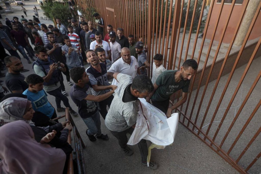 رفح: أكثر من 50 شهيدا في قصف إسرائيلي على خيام ومنازل في مخيم الشاطئ