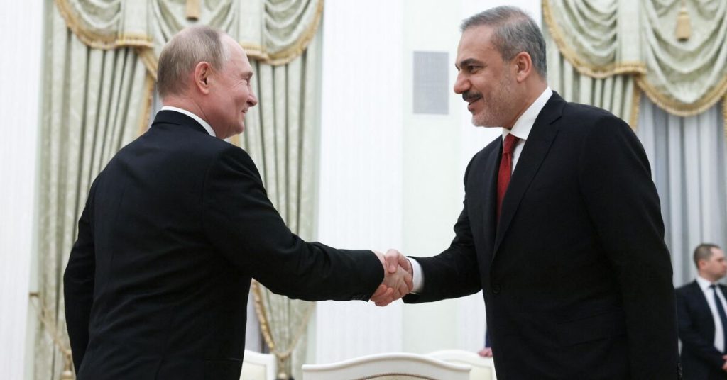 بوتين يلتقي فيدان ويدعم بالكامل تطلعات تركيا في البريكس