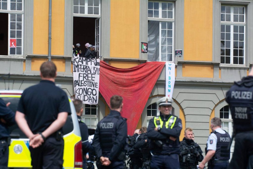 ألمانيا تحقق مع أكاديميين يدعمون الاحتجاجات الطلابية المؤيدة لفلسطين