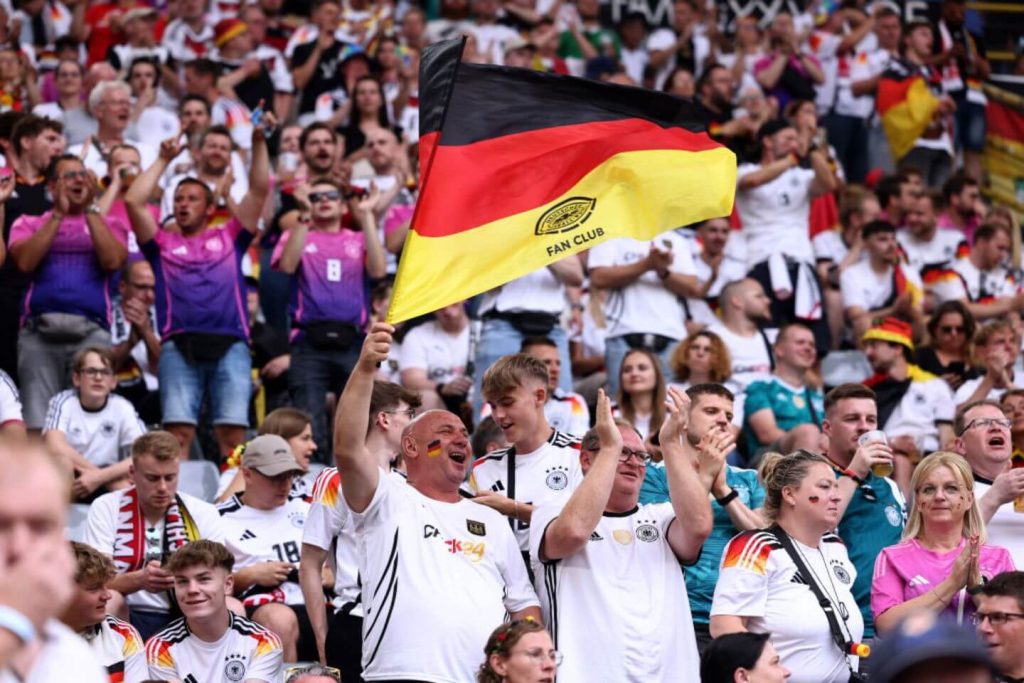 تحديثات مباشرة لمباراة ألمانيا ضد الدنمارك: أخبار فريق مباراة يورو 2024 والتوقعات والتشكيلة