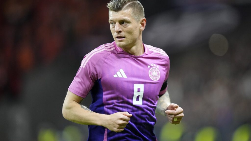 نظرة على أطقم يورو 2024: أحدهما كرتوني والآخر قديم. نجاحات أم زلة أزياء؟