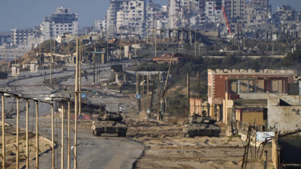 الأحدث | الجيش الإسرائيلي ينشر صورا يقول إنها تثبت أن العامل الخيري المقتول كان ناشطا