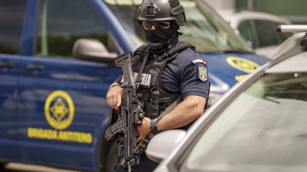 اعتقال رجل في العاصمة الرومانية بعد مهاجمته السفارة الإسرائيلية بزجاجة مولوتوف