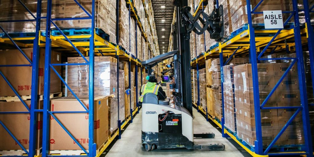 شركة Lineage العملاقة لتخزين المبردات تجمع 4.4 مليار دولار في أكبر طرح عام أولي في عام 2024