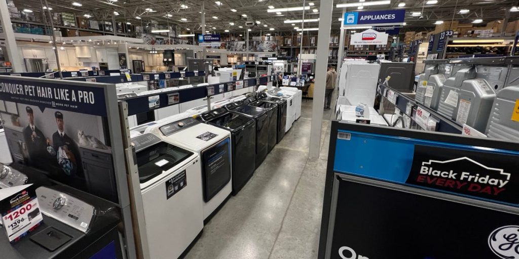 تقول شركة ويرلبول إن سوق الإسكان الصعبة في الولايات المتحدة تؤثر سلبًا على مبيعات الأجهزة المنزلية باهظة الثمن