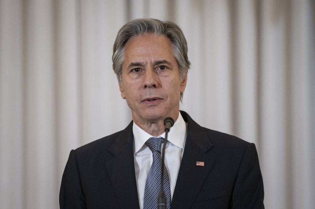 توفير غطاء للإبادة الجماعية، بلينكين يضلل الكونجرس بشأن منع إسرائيل للمساعدات إلى غزة