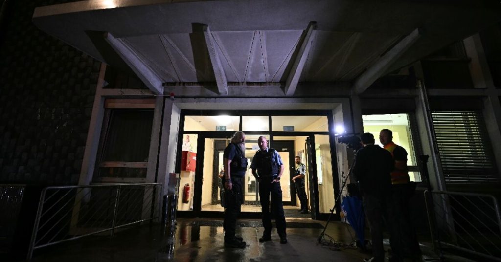 الشرطة الألمانية تعتقل مشتبها به في هجوم بالسكين وتبنى تنظيم الدولة الإسلامية الهجوم