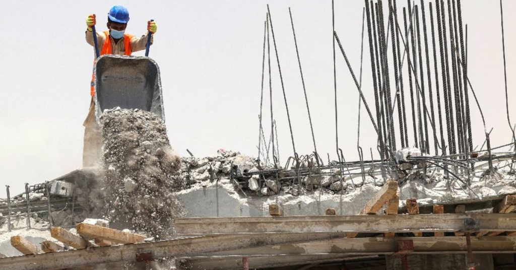 ملف استضافة كأس العالم في السعودية يثير مخاوف جديدة بشأن رعاية المهاجرين