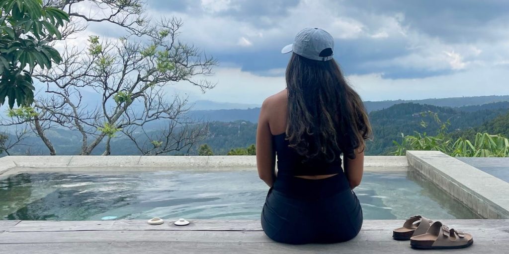 لقد تركت وظيفتي في ميتا وسافرت إلى بالي لأبحث عن نفسي – ولكن بعد شهرين، عدت إلى منزل والدي أكثر ارتباكًا من أي وقت مضى.