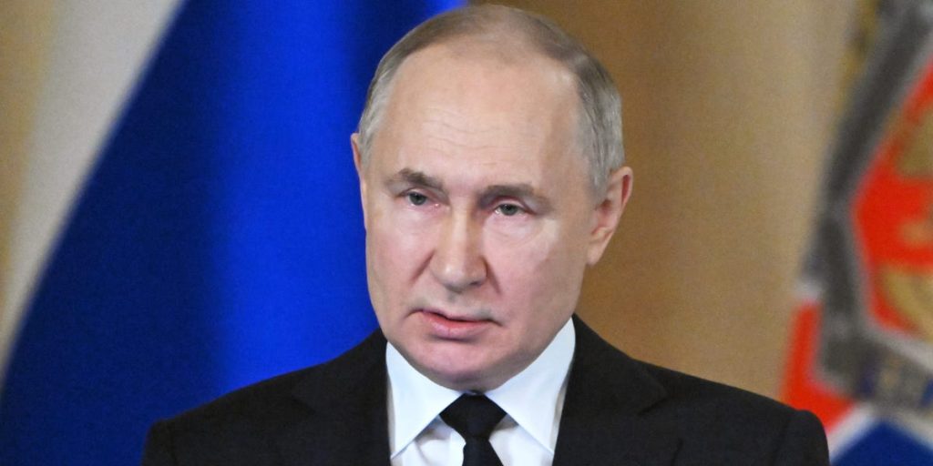 أعلنت الولايات المتحدة عن عقوبات جديدة تستهدف آلة الحرب الروسية – وتقول إن المزيد منها قادم