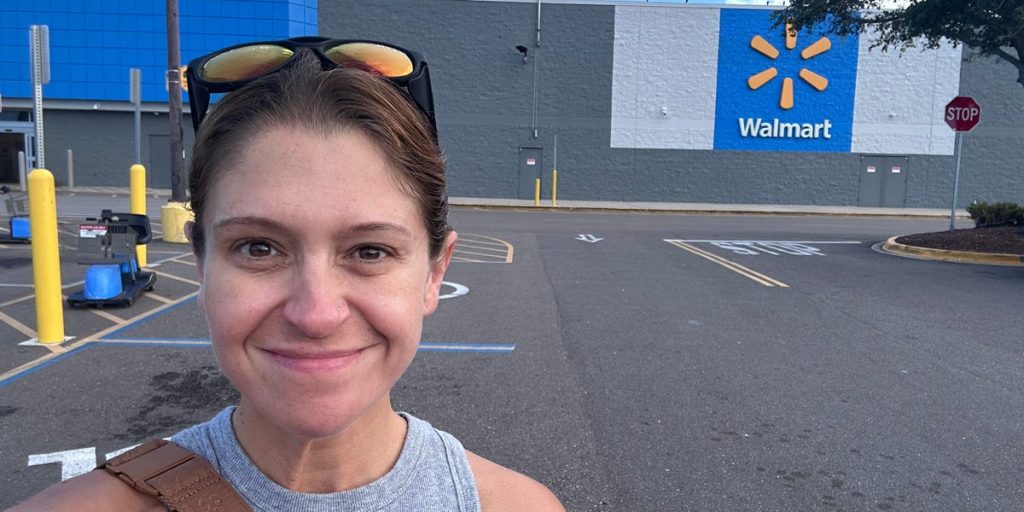 لقد أخذت أطفالي للتسوق لشراء اللوازم المدرسية من وول مارت وتارجت. لقد وجدت عروضًا أفضل بكثير في الأخير.