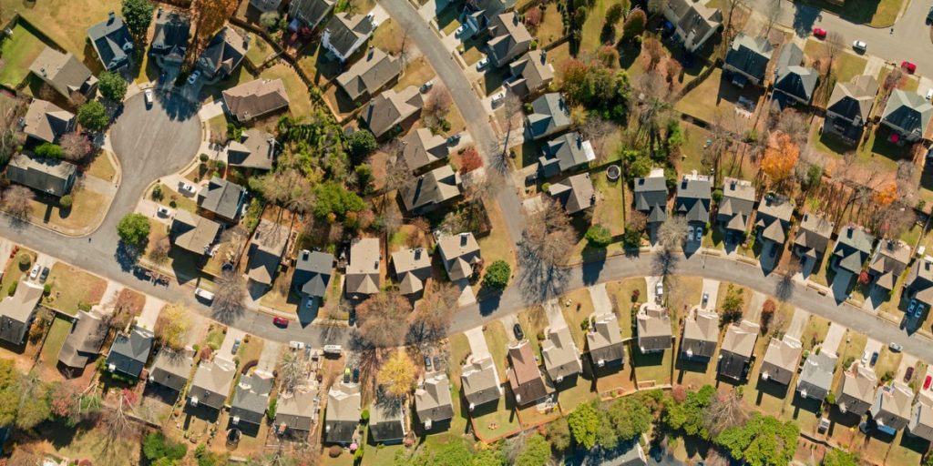 يقول أحد الخبراء الاقتصاديين إن هناك قائمة مكونة من ثلاثة أجزاء لكيفية جعل الإسكان ميسور التكلفة مرة أخرى