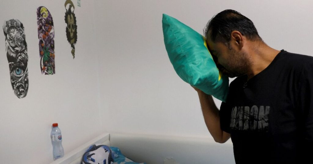 أب درزي يبحث عن ابنه بعد هجوم صاروخي في الجولان ينتهي بالحزن