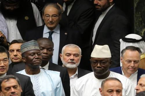 رئيس المكتب السياسي لحركة حماس إسماعيل هنية يحضر مراسم أداء اليمين الدستورية للرئيس الإيراني التاسع مسعود بزشكيان في البرلمان الإيراني بالعاصمة طهران في 30 يوليو 2024. (فاطمة بهرامي - وكالة الأناضول)