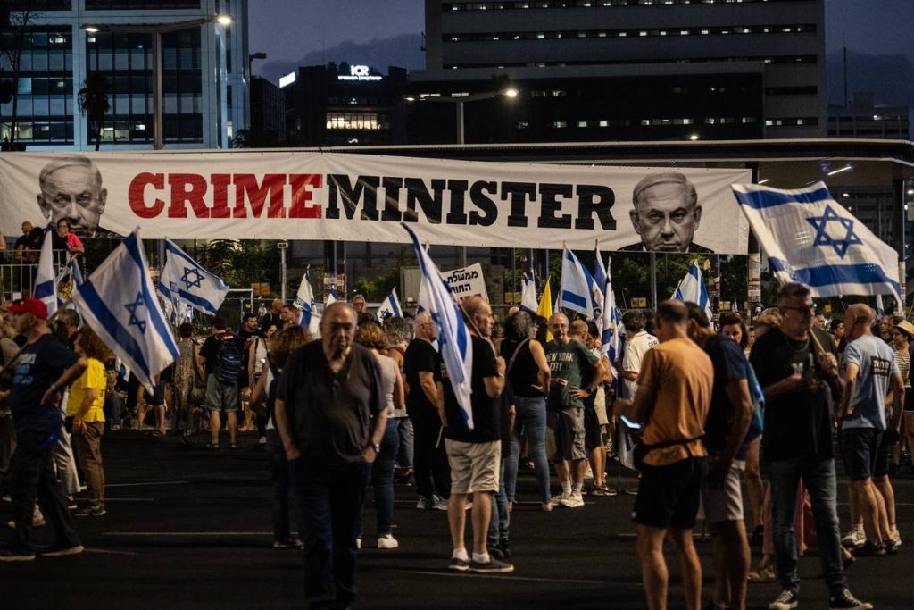 75% من الإسرائيليين يعتقدون أن نتنياهو يدير الحرب مع حزب الله بشكل سيء للغاية