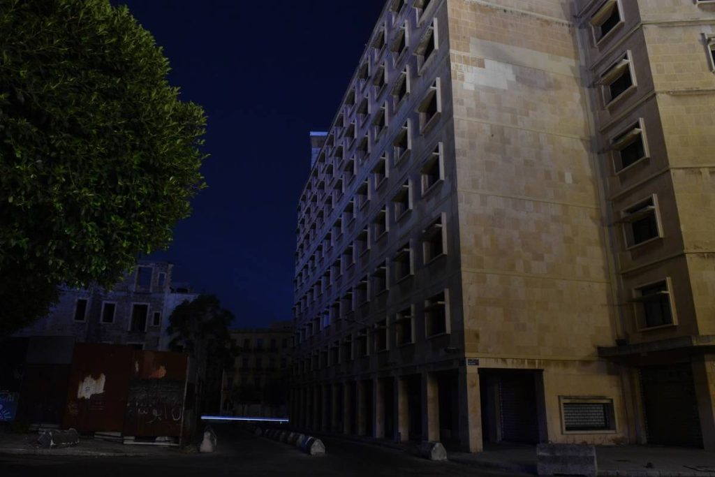 الجزائر تزود لبنان بالوقود لمحطات الكهرباء